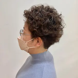 ショート カラー パーマ 山田 里美のヘアスタイル