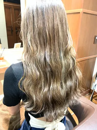 ロング ハイトーン得意😍 Lumiereのヘアスタイル