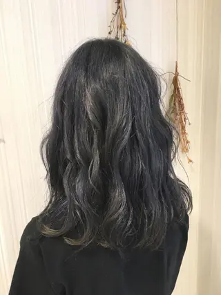 セミロング カラー ハイトーン/ブリーチ 山崎 悠次のヘアスタイル