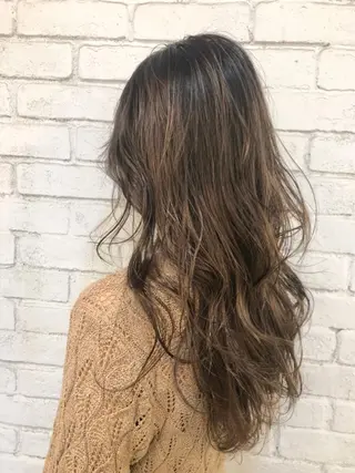 ロング カラー 白髪に寄り添う美容師 オギノミワコですのヘアスタイル