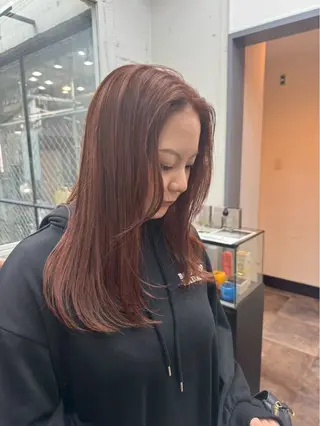 カラー 尾方 杏里のヘアスタイル