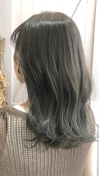 セミロング カラー mizuki roan多々良店のヘアスタイル