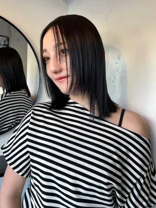 ミディアム カラー AKO .のヘアスタイル