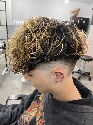 カラー パーマ メンズ メンズサロン LiGKAITO🦖のヘアスタイル
