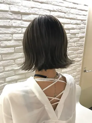 ショート カラー レイヤー べージュ 白石研太のヘアスタイル