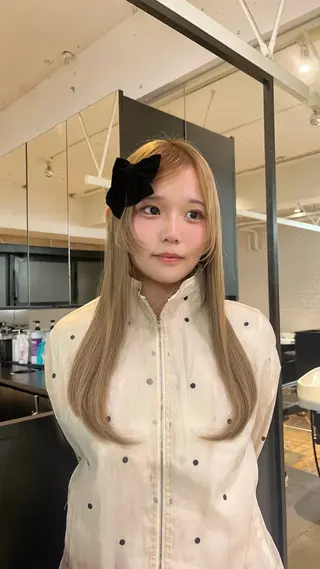 ロング フカミ マナカのヘアスタイル