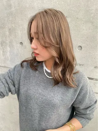 ミディアム カラー 宮川 日菜子のヘアスタイル