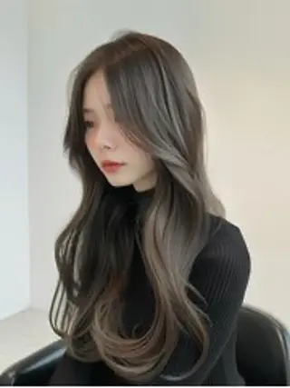 カラー 上山 結菜のヘアスタイル