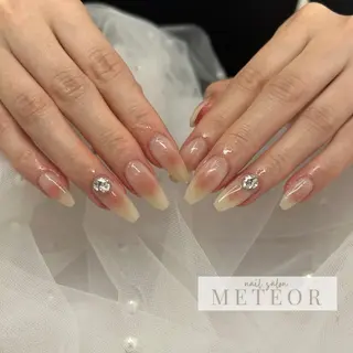 ネイル METEOR💫 staffのネイルデザイン