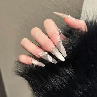 ネイル KIMI 🐰のネイルデザイン