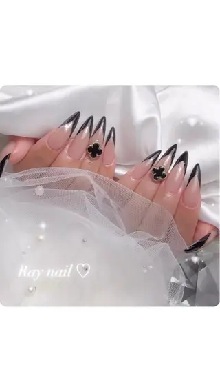 ネイル 𝐑𝐚𝐲 𝐧𝐚𝐢𝐥のネイルデザイン