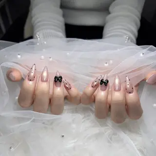 ネイル PEEKABOO 旧:momo京橋のネイルデザイン