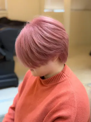 ショート メンズスタイル バレイヤージュ　齋藤のヘアスタイル