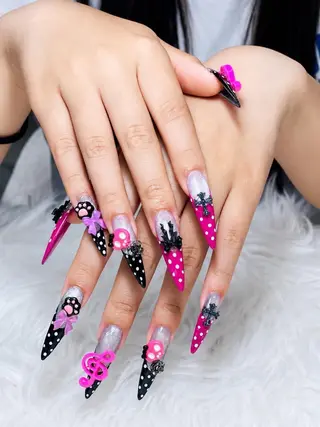 ネイル AURA NAIL 上前津のネイルデザイン