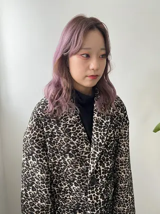 セミロング カラー ブリーチカラーが人気 onnuのヘアスタイル