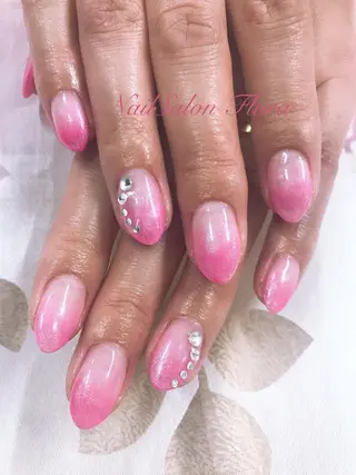 ネイル NailSalon Fluraのネイルデザイン