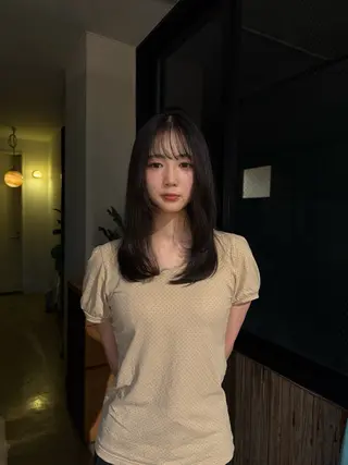 ロング カラー 志柿 虹花のヘアスタイル