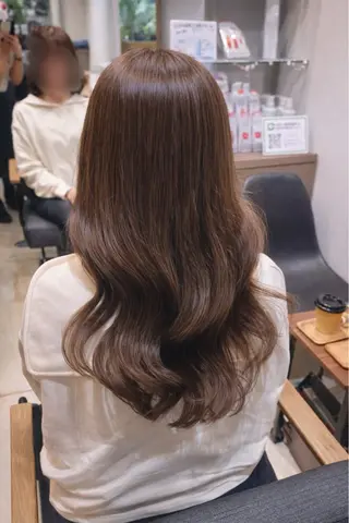 カラー 井出 くるみのヘアスタイル