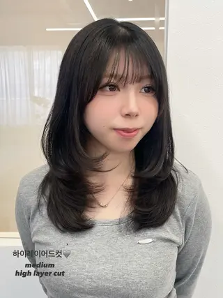 ミディアム 元平 未祐のヘアスタイル
