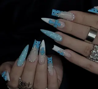 ネイル Pure&Rich Nailのネイルデザイン