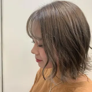 ショート カラー ヘアアレンジ サナ🌱 切りっぱなしボブのヘアスタイル