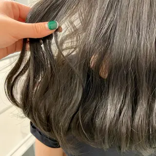 セミロング カラー 透け感カラー/ momo🦕のヘアスタイル