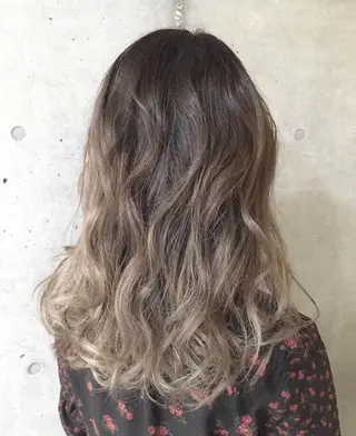ロング カラー パーマ ヘアアレンジ 大阪レミーエクステ チビ編み込みのヘアスタイル