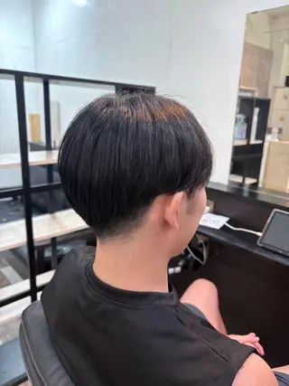 メンズ ワンカラー 髪質改善 ブリーチ 武田さくらのヘアスタイル