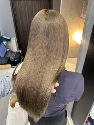 ミディアム カラー 天神暖色カラー レイヤー・髪質改善のヘアスタイル