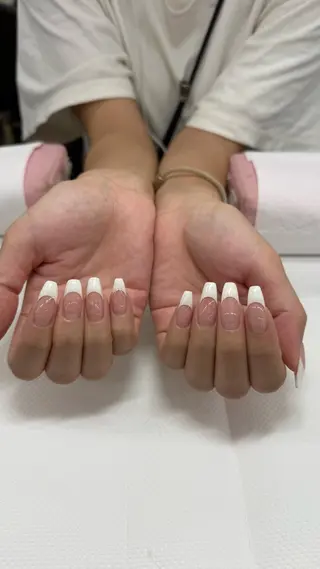 ネイル 名越 彩花のネイルデザイン
