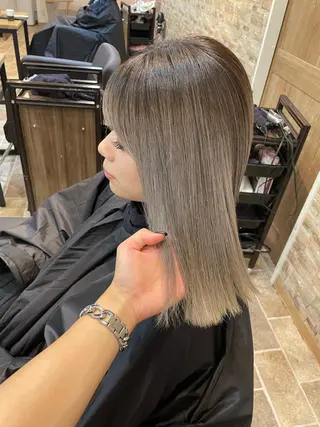 セミロング カラー YUI/ ブリーチカラー🌷のヘアスタイル