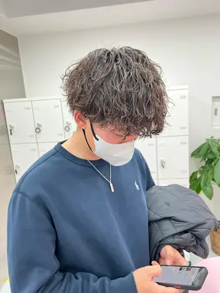 ショート カラー パーマ メンズ メンズパーマ特化 TAIGAのヘアスタイル