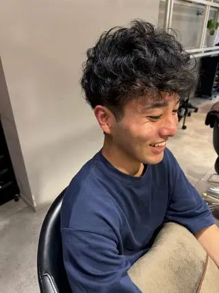 ミディアム パーマ メンズ 似合う髪型見つけます AYAKAのヘアスタイル
