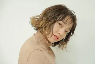 マツエク・マツパ 谷 なづきのヘアスタイル