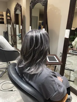 ショート 尼丁 勇磨のヘアスタイル