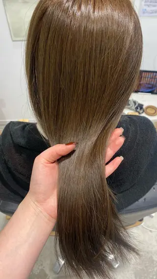 セミロング カラー hair shioのヘアスタイル