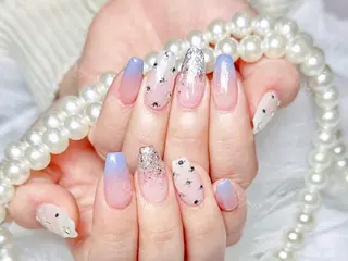 ネイル 🦋 Queenieのネイルデザイン