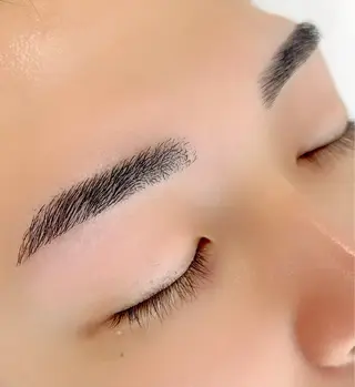 アイブロウ Nao 🌿|骨格似合わせ眉の眉毛・アイブロウイメージ