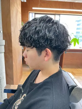 ショート カラー パーマ ヘアアレンジ メンズ 亀井隆汰/メンズ専門 パーマ/フェード可のヘアスタイル