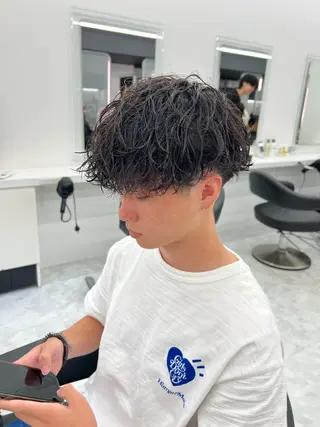 ミディアム パーマ メンズ メンズパーマ特化 TAIGAのヘアスタイル