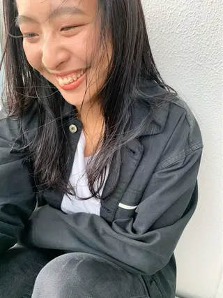 ロング カラー 榑松 恵里のヘアスタイル