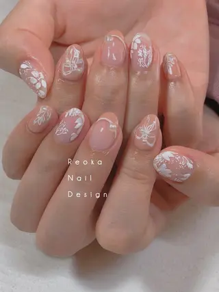 ミディアム ネイル Blowe ニュアンスのネイルデザイン