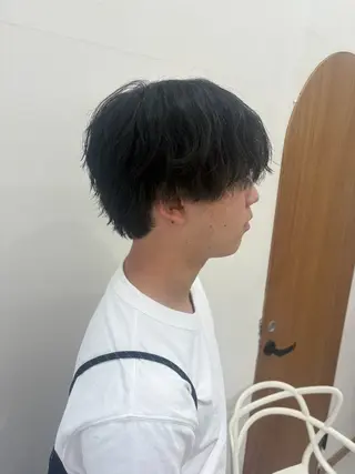 メンズ momo / カラー、カットモデルのヘアスタイル