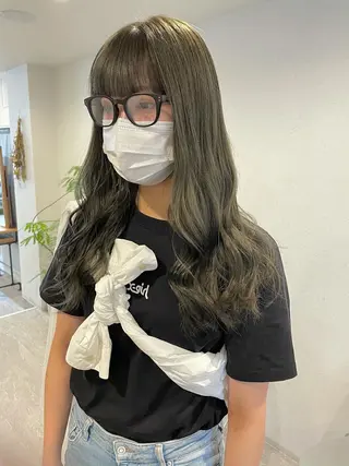 ロング カラー 安藤 佑衣のヘアスタイル