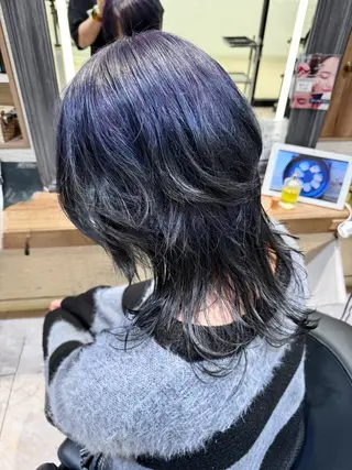 ミディアム 🐺ウルフ× ハイトーン🐺MOEのヘアスタイル