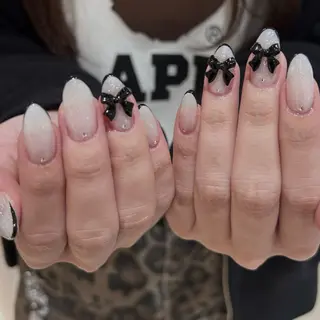 ネイル mikoto 🎀 艶々美フォルムのネイルデザイン