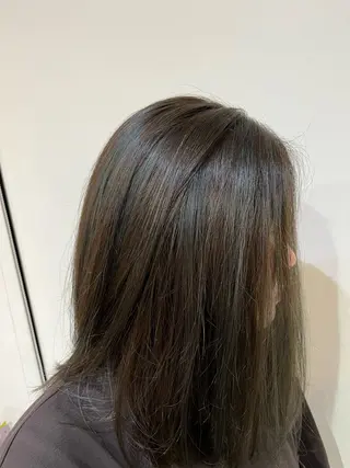 カラー 泰中 玲音のヘアスタイル