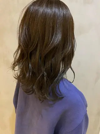 セミロング カラー ヘアアレンジ マツエク・マツパ 夜23時まで予約🉑 reverieあきらのヘアスタイル