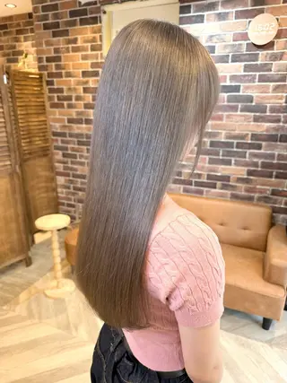 ロング 艶髪／透け感カラー ／ＲＹＯのヘアスタイル