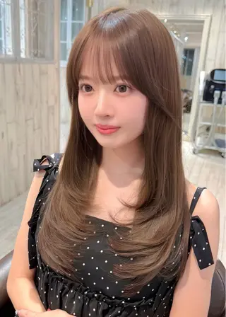 セミロング 大人可愛いレイヤー 大田のヘアスタイル